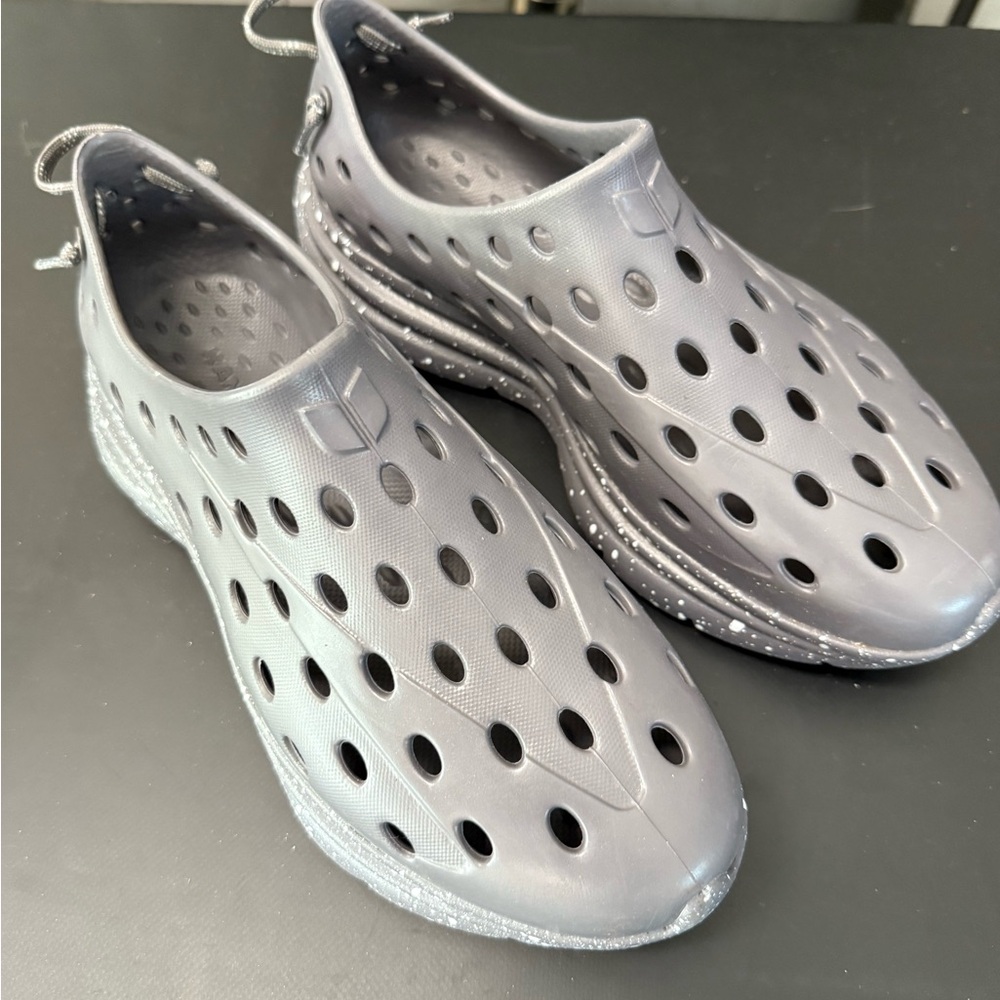 Women’s KANE training shoes. Size 9. Like New!